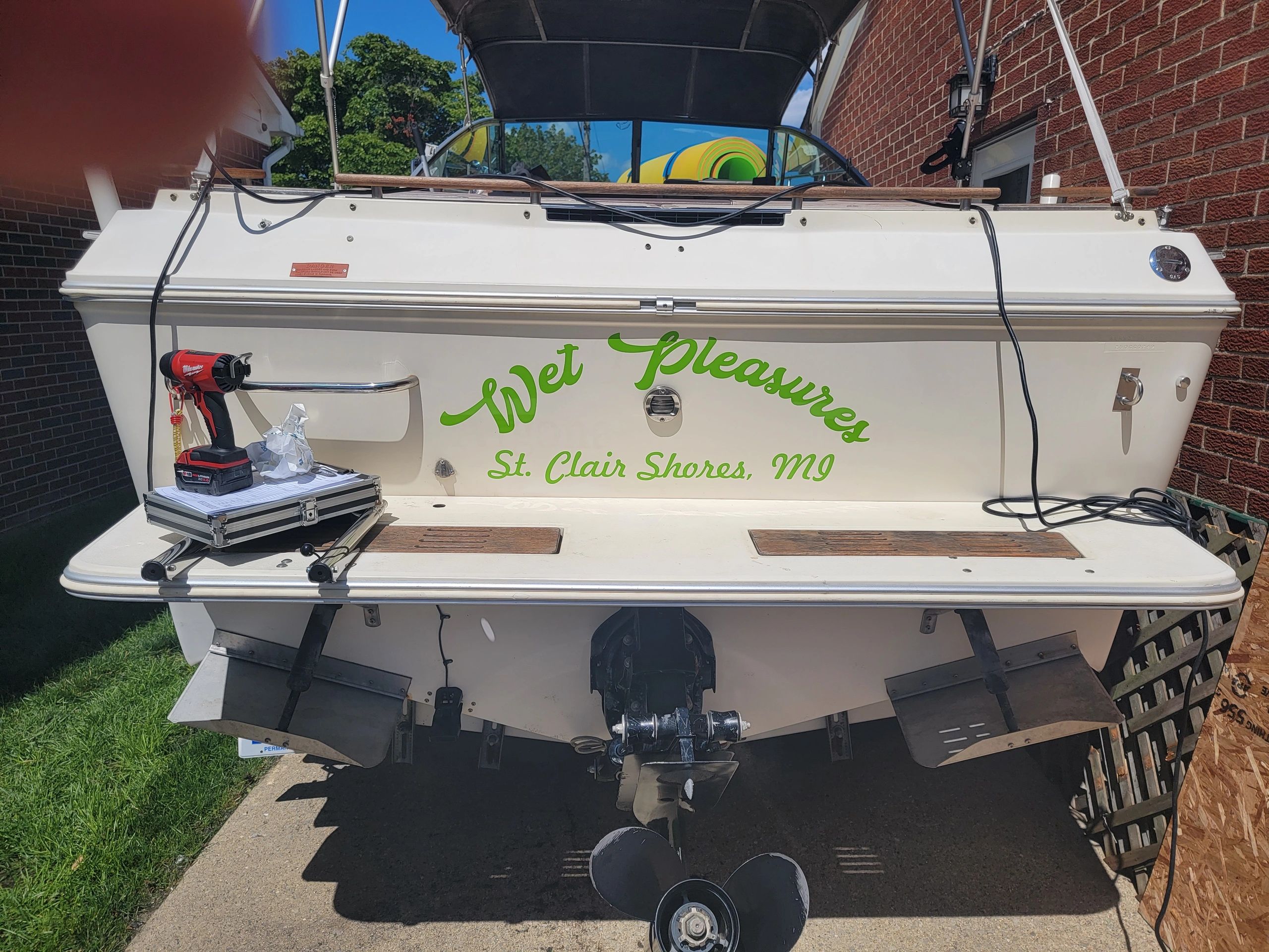 Custom graphics work